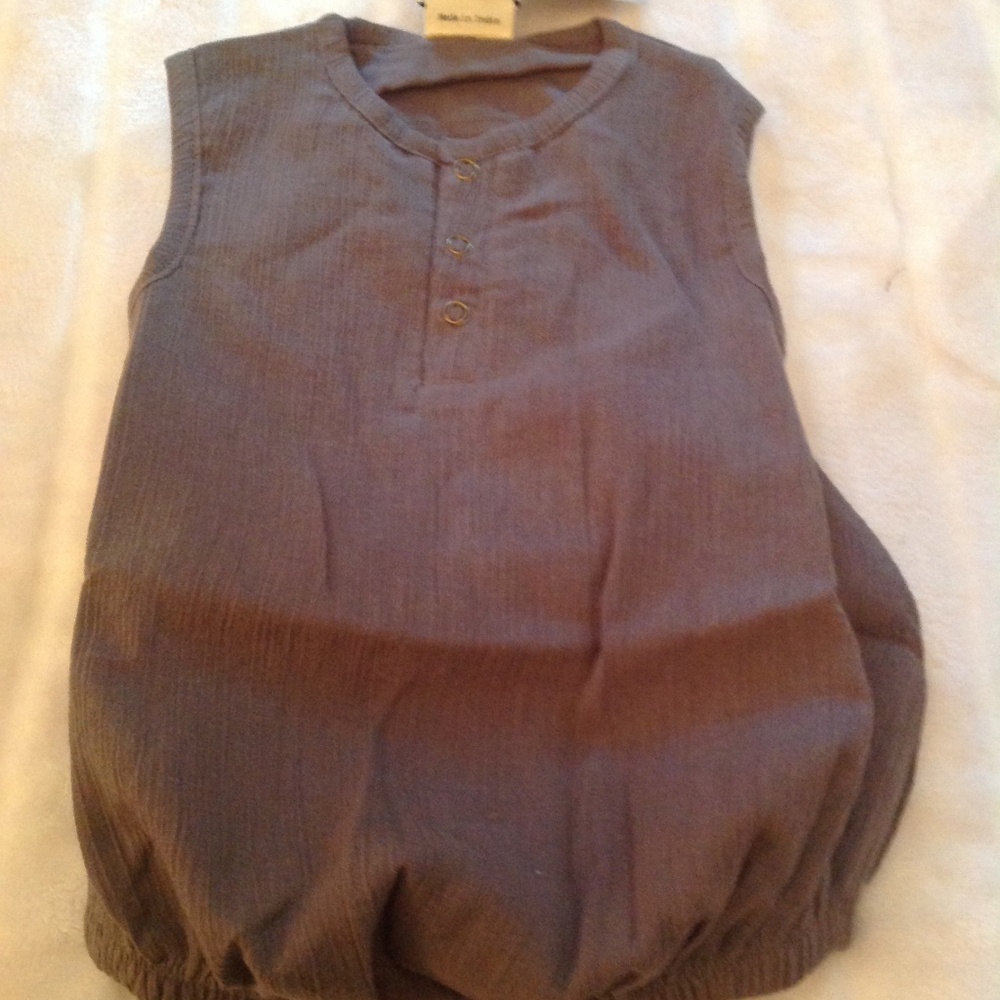 NWT - TURTLEDOVE LONDON CHEESECLOTH BUBBLE ROMPER - Picture 3 of 3